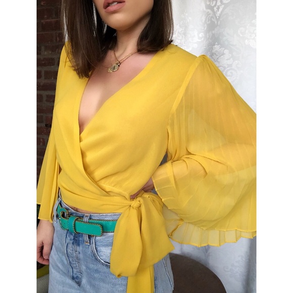 🆕Lauren Marigold Yellow Pleated Sleeve Wrap Top - Picture 6 of 8
